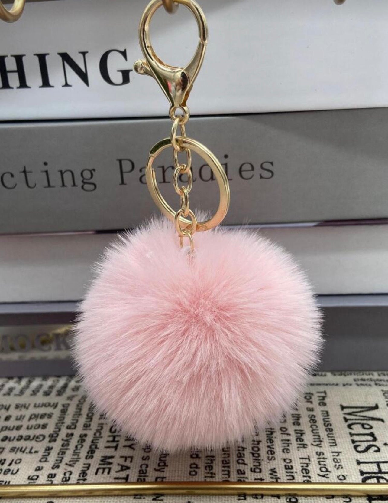 Llavero Bola Pelo Rosa